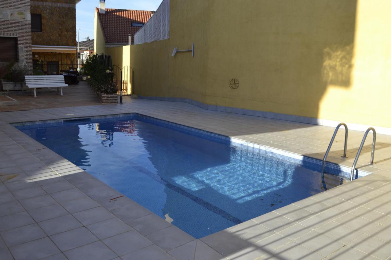 Apartamentos "Casa Rural De Aldea" Aldea del Fresno Экстерьер фото
