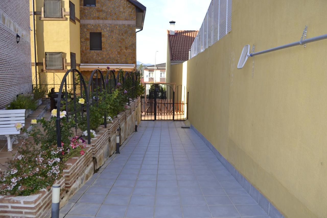 Apartamentos "Casa Rural De Aldea" Aldea del Fresno Экстерьер фото