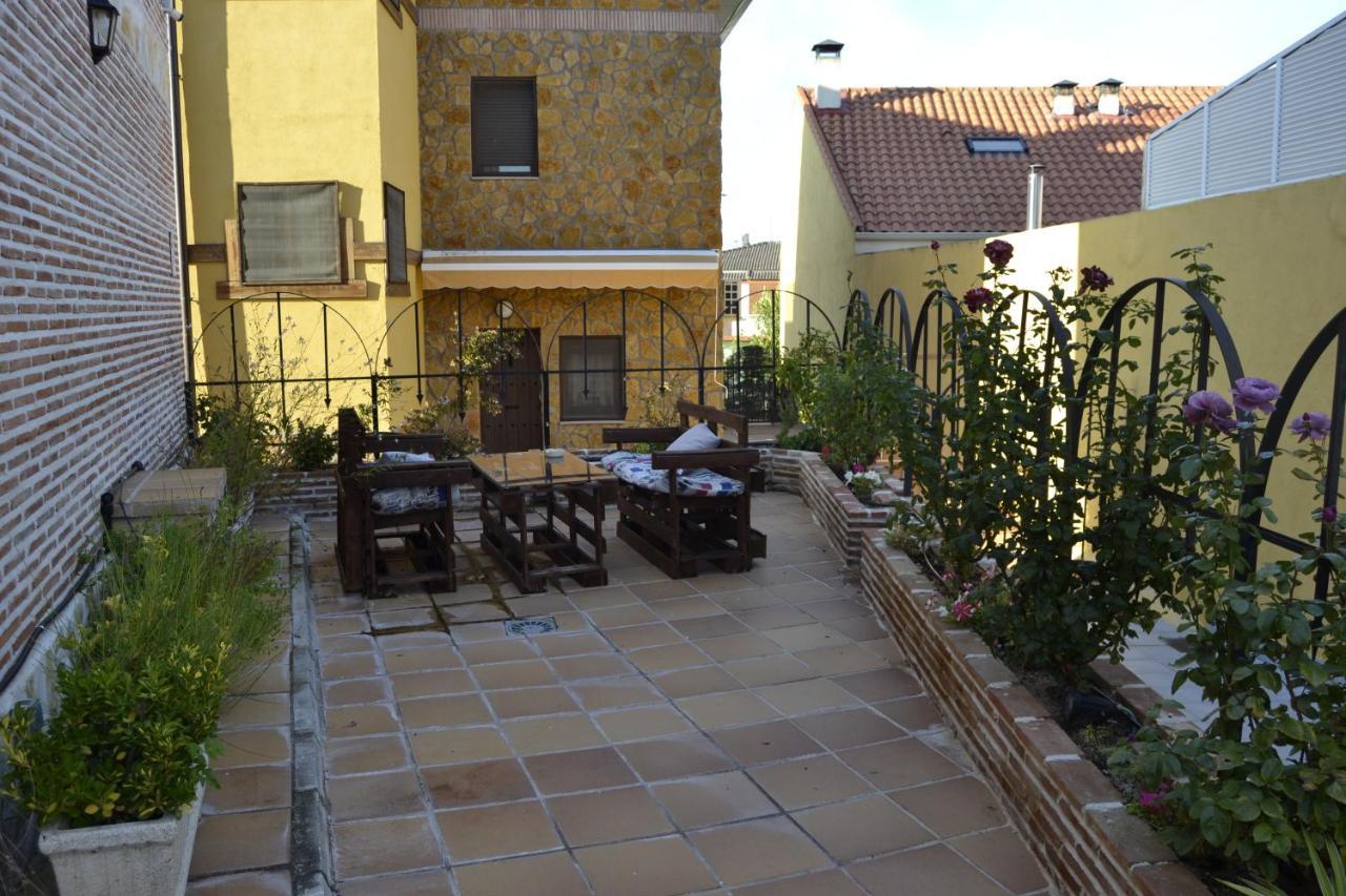Apartamentos "Casa Rural De Aldea" Aldea del Fresno Экстерьер фото
