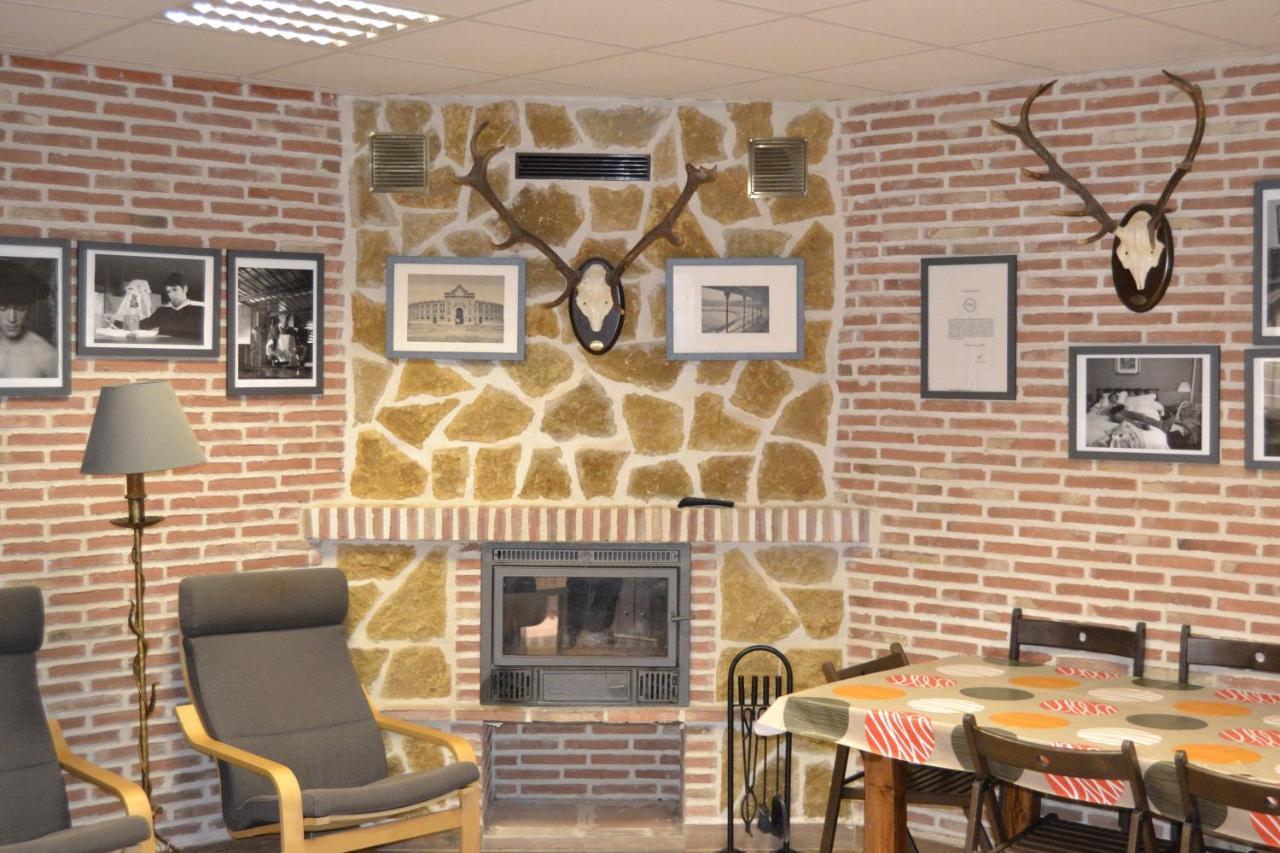 Apartamentos "Casa Rural De Aldea" Aldea del Fresno Экстерьер фото